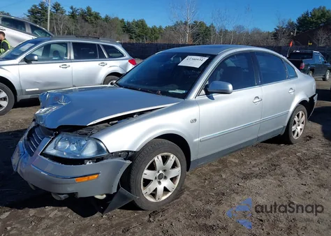 2003 Volkswagen Passat Glx from USA, damaged, VIN WVWRH63B83P271321